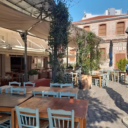 Black Onyx Comfort Suites Thessaloniki Exterior photo